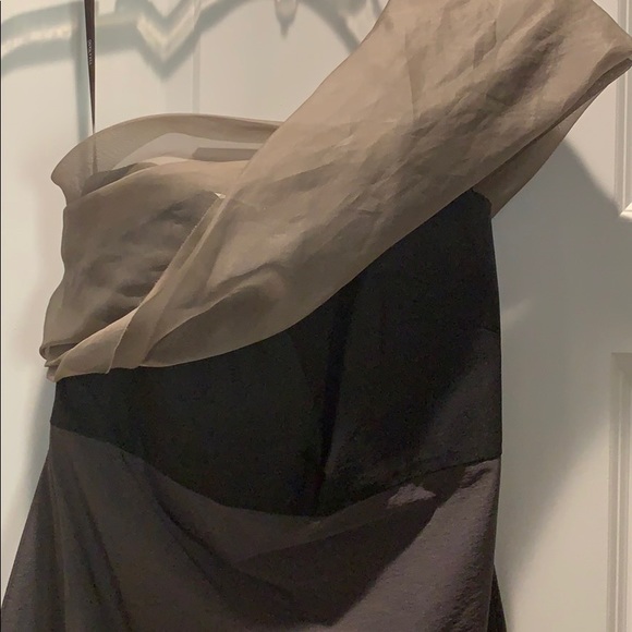 Formal dress - Picture 2 of 5